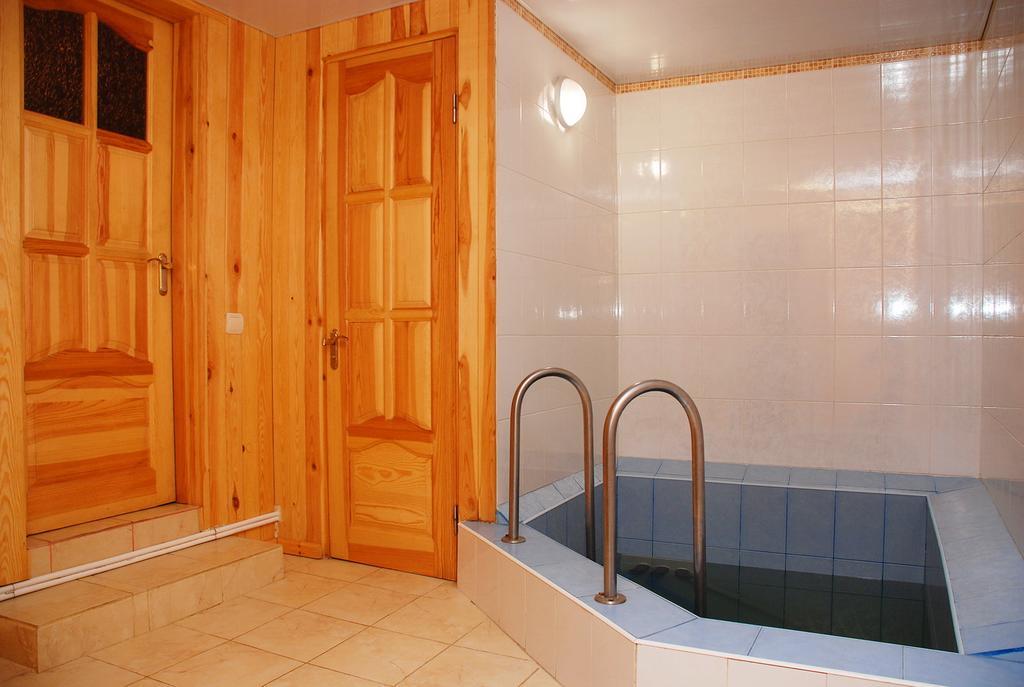 House In Bohatyrska Street Kiev Exterior foto