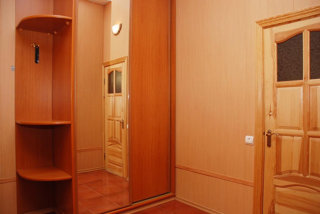 House In Bohatyrska Street Kiev Exterior foto